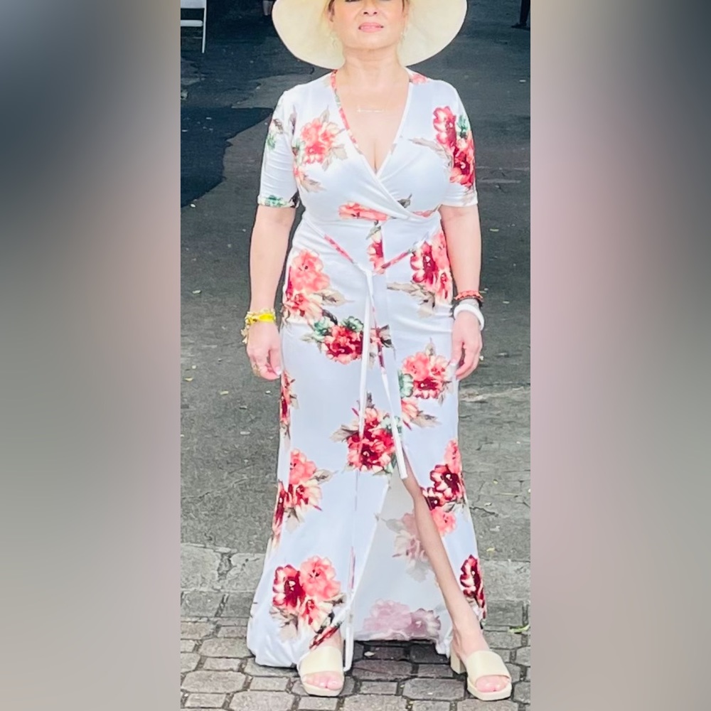 Floral beautiful dress! Size M